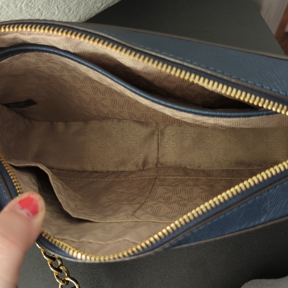 Michael Kors Crossbody - Picture 3 of 7